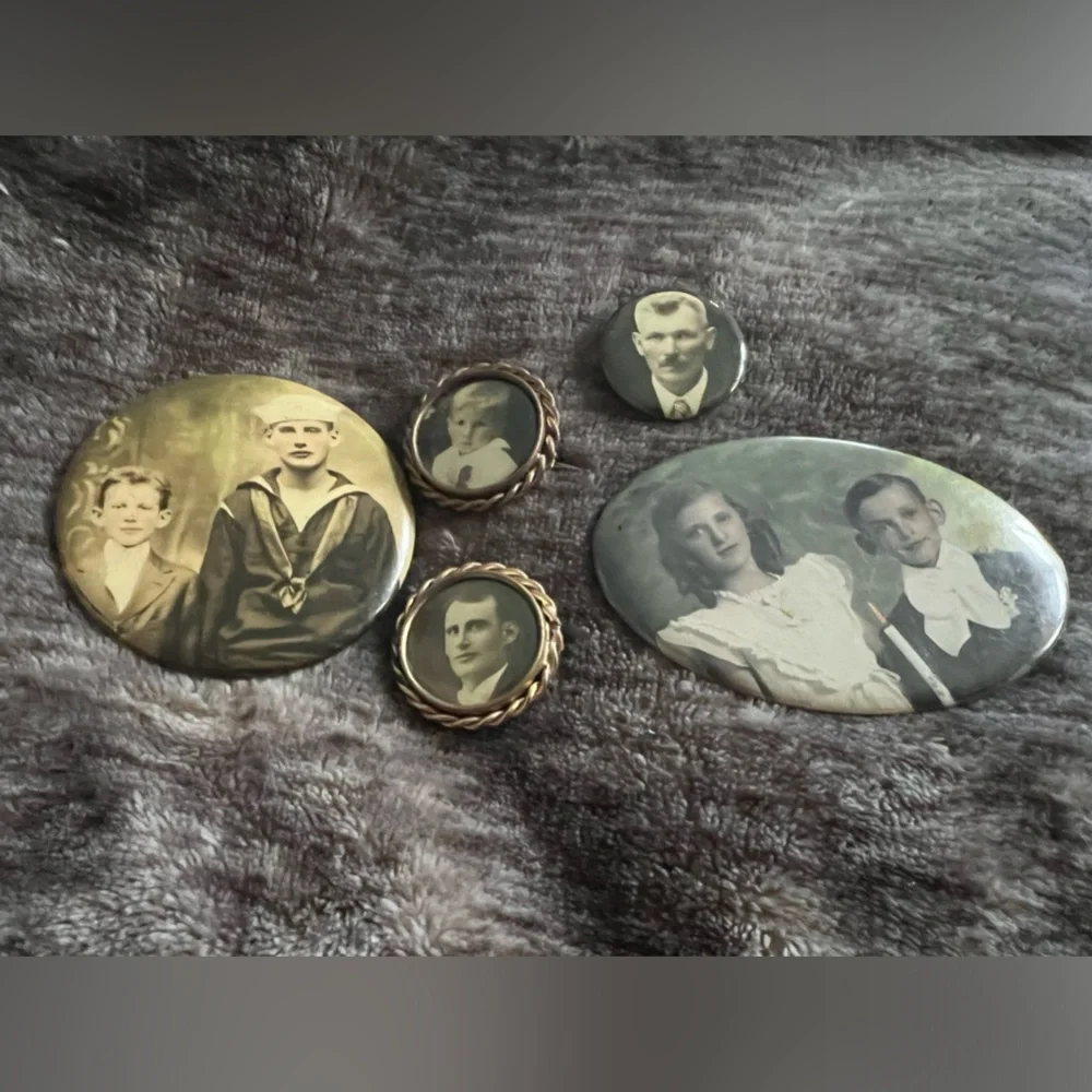 Vintage Pins - Picture 1 of 5